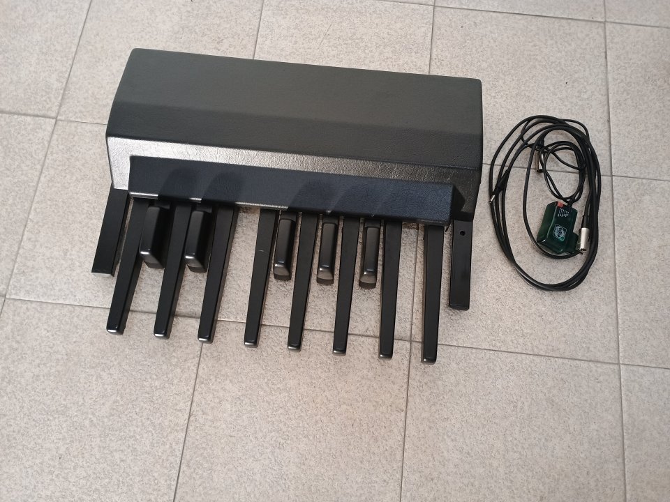 ketron midi pedalboard k8