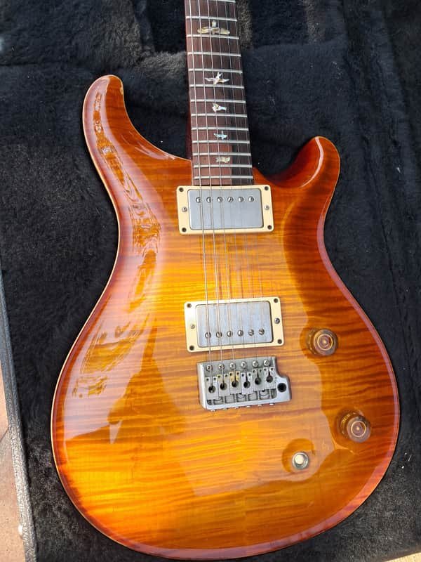 PRS McCARTY ARTIST TOP con TREMOLO Y DIAPASON BRAZILIAN ROSEWOOD FRIMADO (2000) de segunda mano · Foto 3 de 10 · Madrid · 5000 €