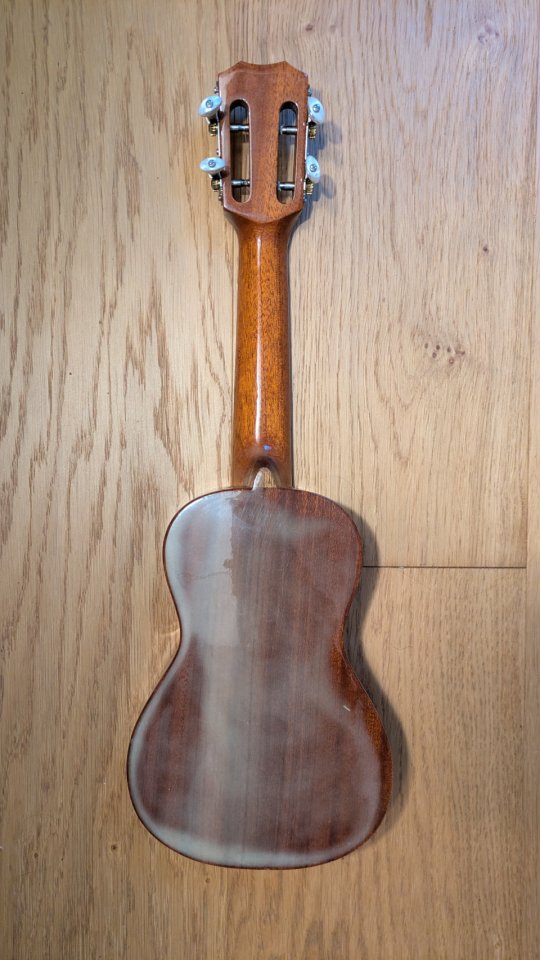 Cavaquinho APC 100 de segunda mano · Foto 4 de 10 · Barcelona · 110 €