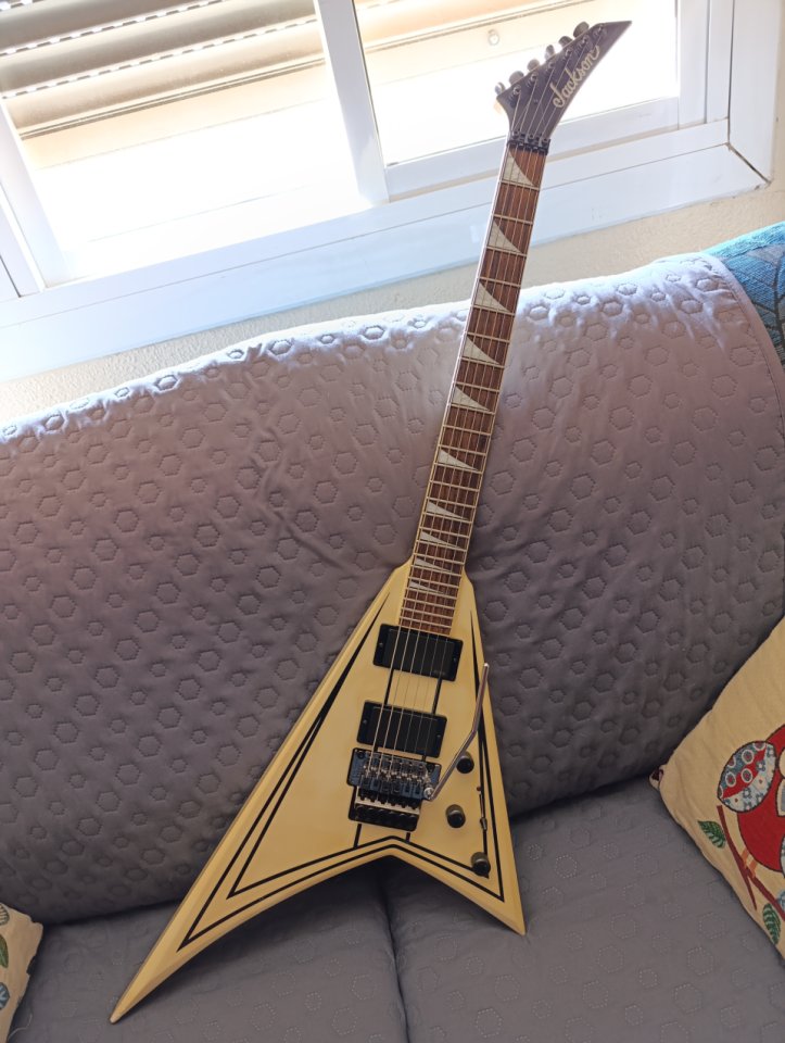 Jackson Randy Rhoads RRXMG de segunda mano · Foto 1 de 9 · Alicante · 600 €