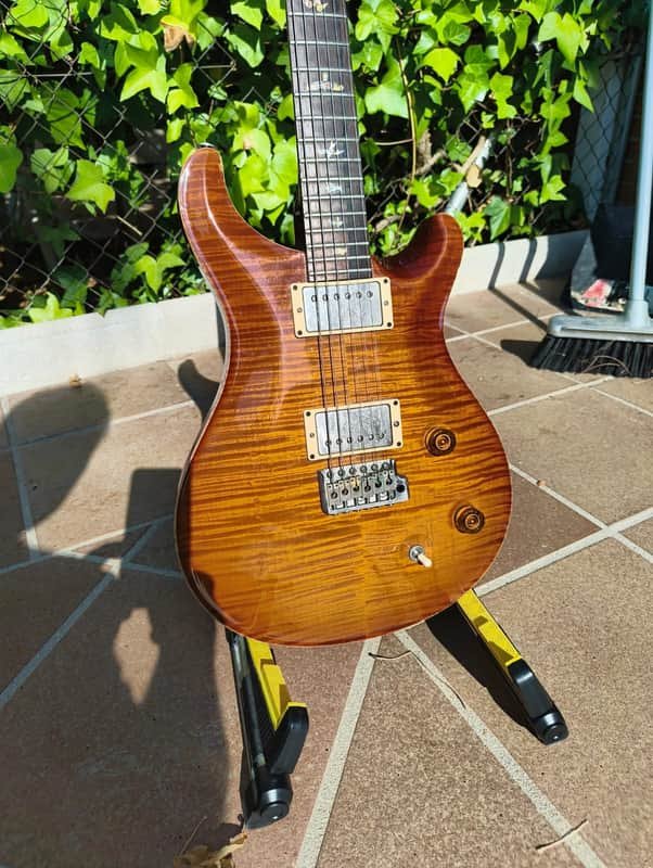 PRS McCARTY ARTIST TOP con TREMOLO Y DIAPASON BRAZILIAN ROSEWOOD FRIMADO (2000) de segunda mano · Foto 5 de 10 · Madrid · 5000 €