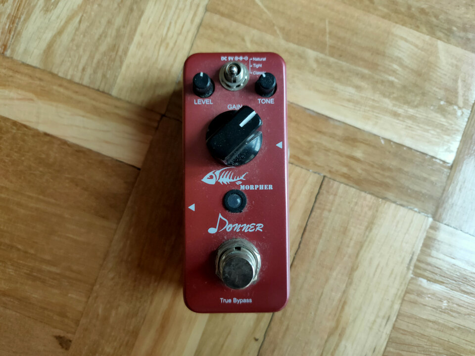Pedal de distorsión Donner Morpher