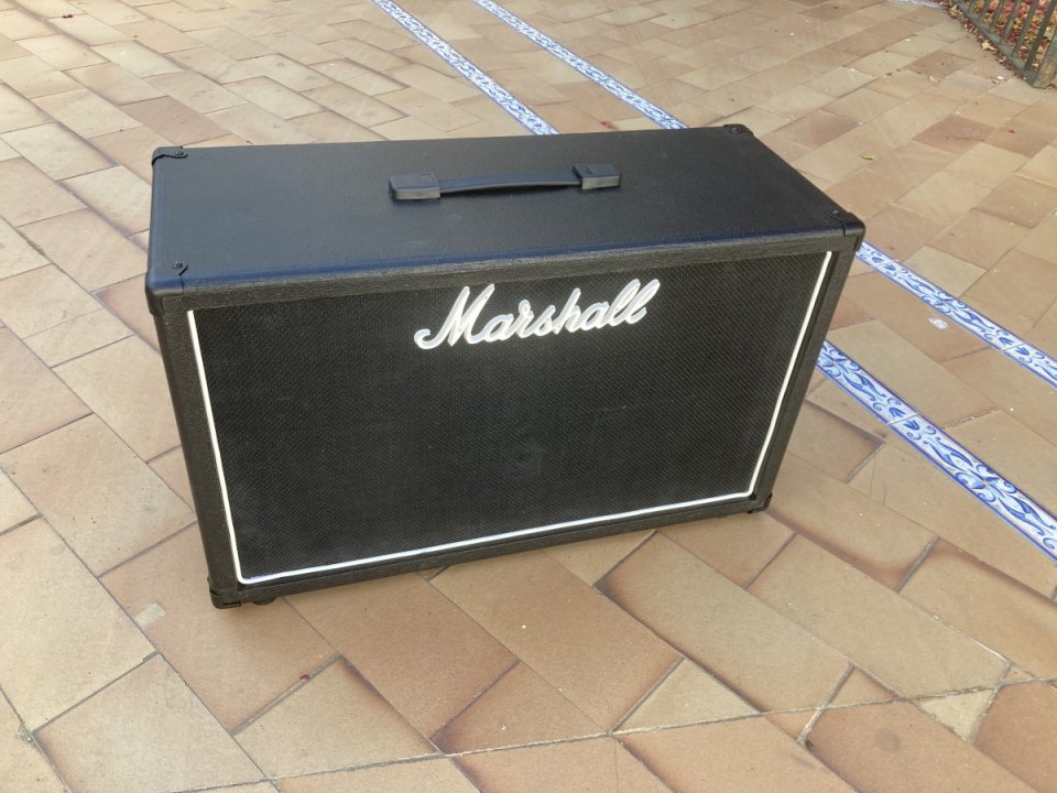 Pantalla 2x12 Open Back Celestion V30 de segunda mano · Foto 5 de 9 · Huelva · 230 €