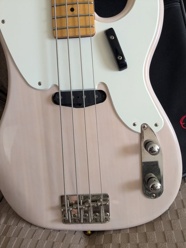Squier Classic Vibe '50s Precision Bass Blanco de segunda mano · Foto 3 de 7 · Málaga · 340 €