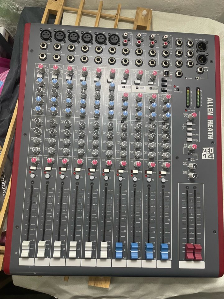 Mesa de mezclas Allen & Heath ZED-14 | Impecable + USB