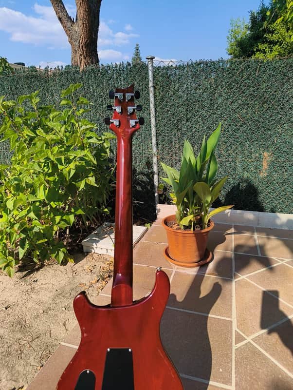 PRS McCARTY ARTIST TOP con TREMOLO Y DIAPASON BRAZILIAN ROSEWOOD FRIMADO (2000) de segunda mano · Foto 7 de 10 · Madrid · 5000 €