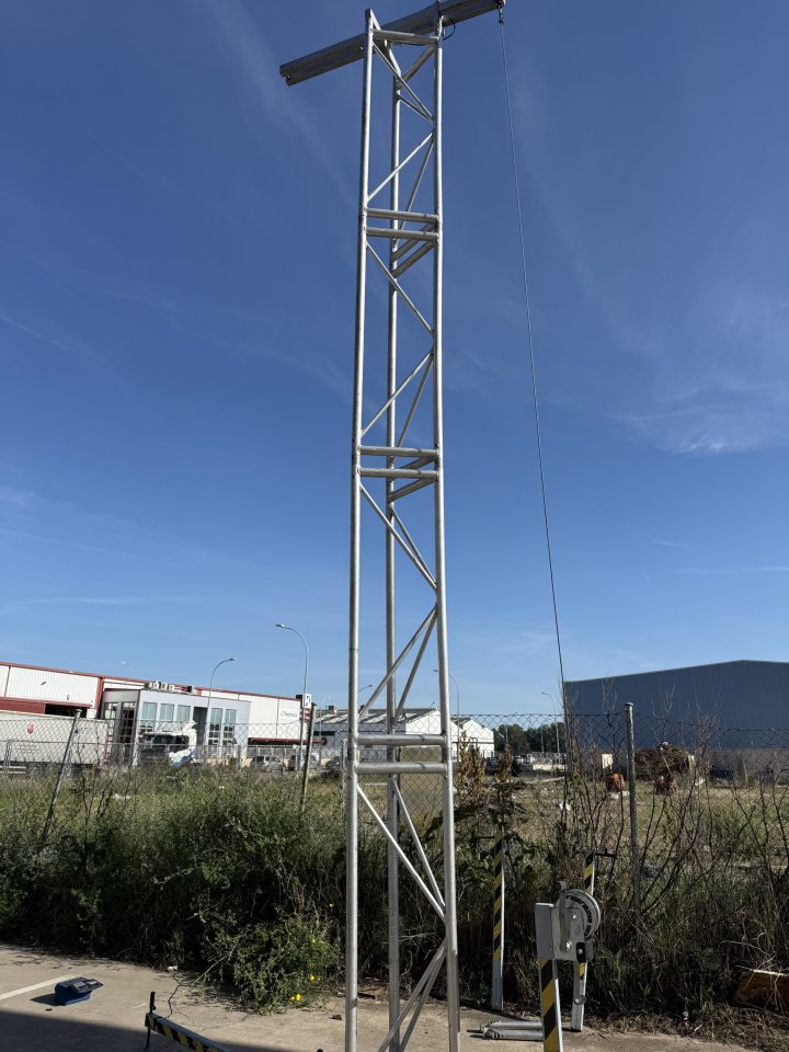 Torres de aluminio para elevación de equipos line array de segunda mano · Foto 3 de 6 · Guadalajara · 5000 €