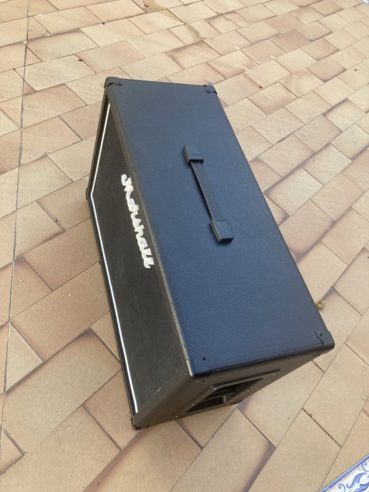 Pantalla 2x12 Open Back Celestion V30 de segunda mano · Foto 7 de 9 · Huelva · 230 €