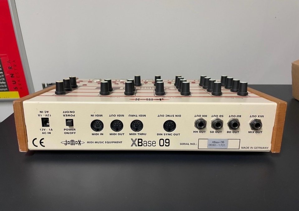 Jomox Xbase09 de segunda mano · Foto 4 de 6 · Valladolid · 490 €
