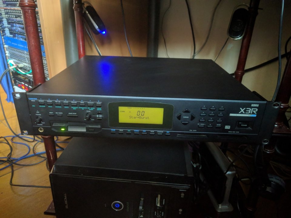 Korg X3R sintetizador