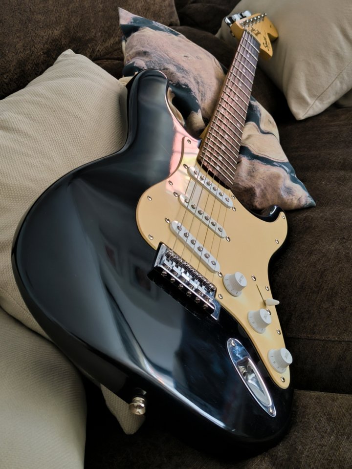Squier Stratocaster (Factoría Cort) de segunda mano · Foto 1 de 4 · Madrid · 120 €
