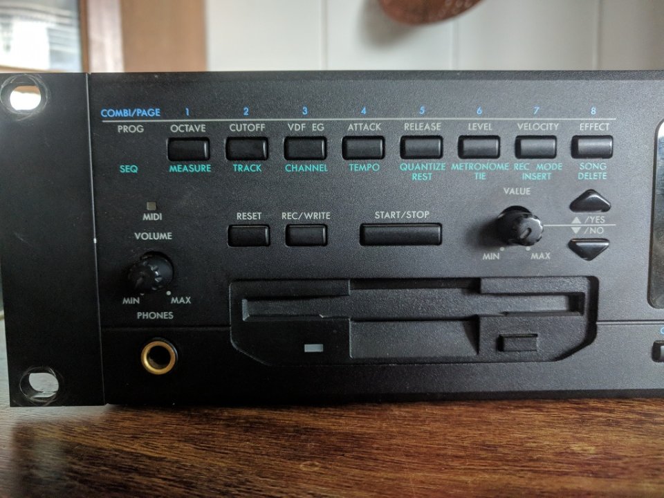 Korg X3R sintetizador