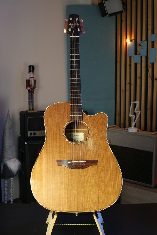 Guitarra acústica Takamine