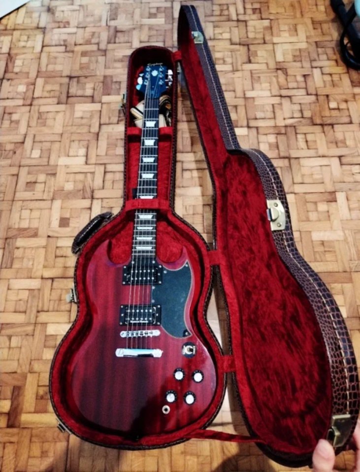 Epiphone SG 400 con extras de segunda mano · Foto 6 de 9 · Tarragona · 350 €