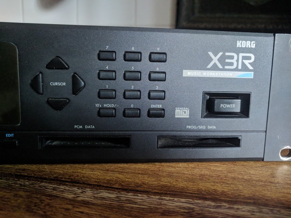 Korg X3R sintetizador