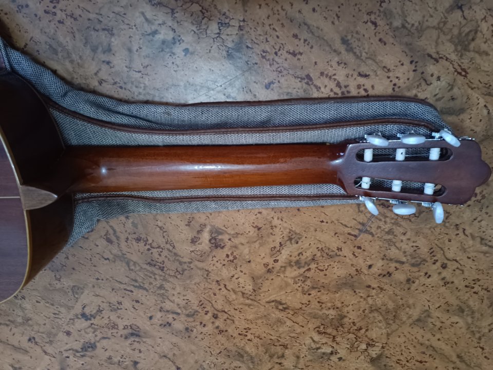 Guitarra clásica Hijos de Vicente Tatay de segunda mano · Foto 6 de 10 · Ourense · 200 €