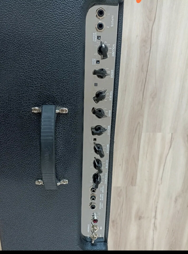 Amplificador Fender Hot Rod DeVille