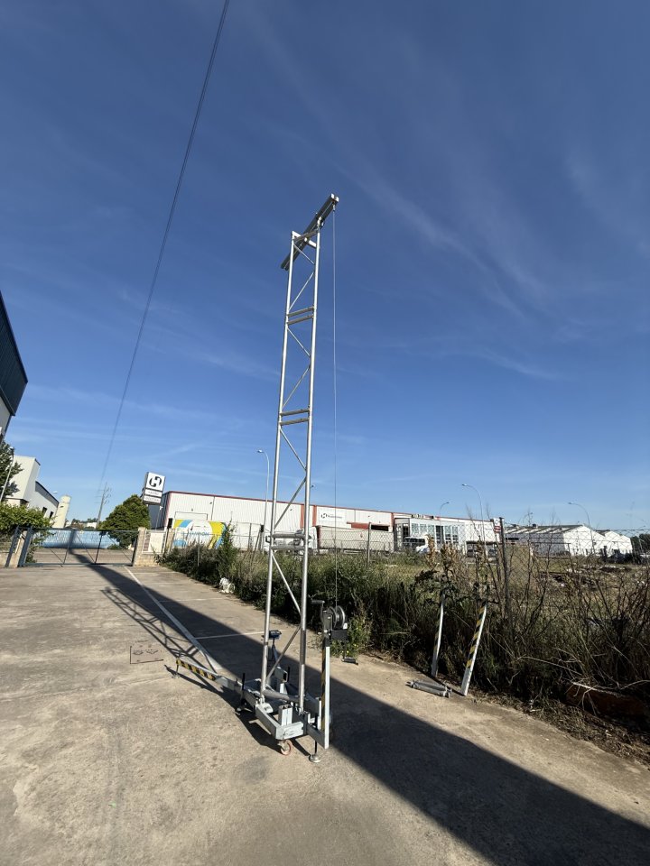 Torres de aluminio para elevación de equipos line array de segunda mano · Foto 6 de 6 · Guadalajara · 5000 €