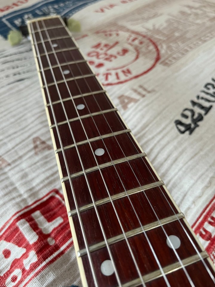 Tokai UES86SB Tipo 335 de segunda mano · Foto 7 de 9 · Sevilla · 500 €