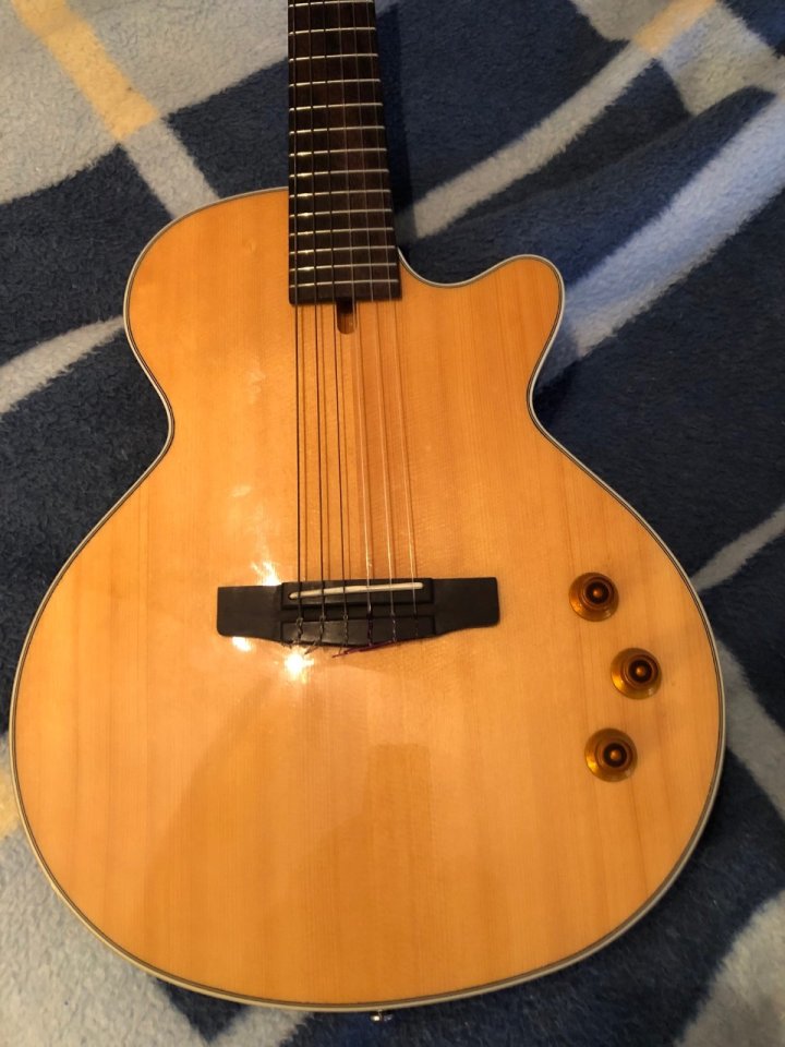 Guitarra Nylon Cort NY Sunset de segunda mano · Foto 4 de 8 · Valencia · 350 €