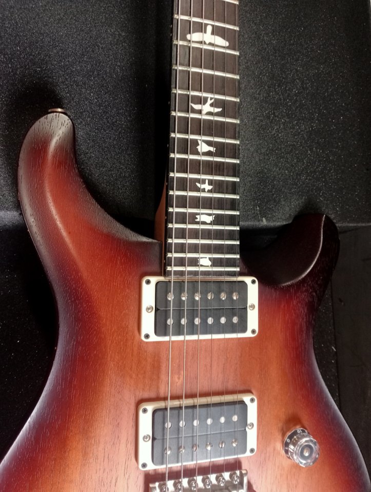 PRS CE 24 Edición Limitada en acabado Tobacco Sunburst (TSB), comprada originalmente en 2017. de segunda mano · Foto 2 de 8 · Asturias · 1100 €
