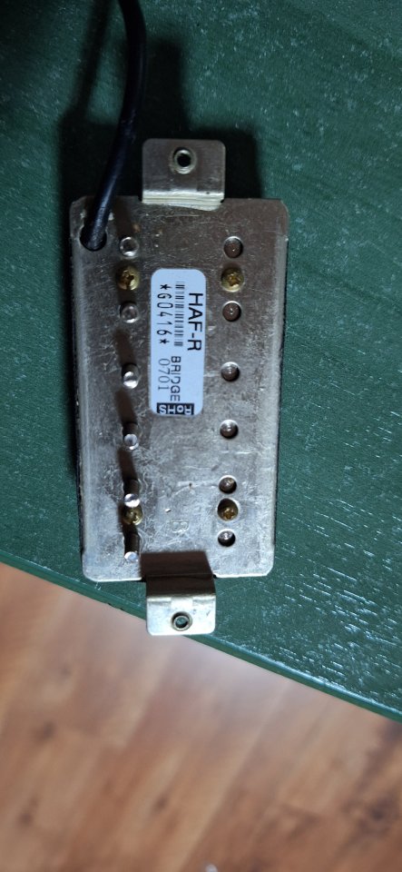 Pastillas y clavijero