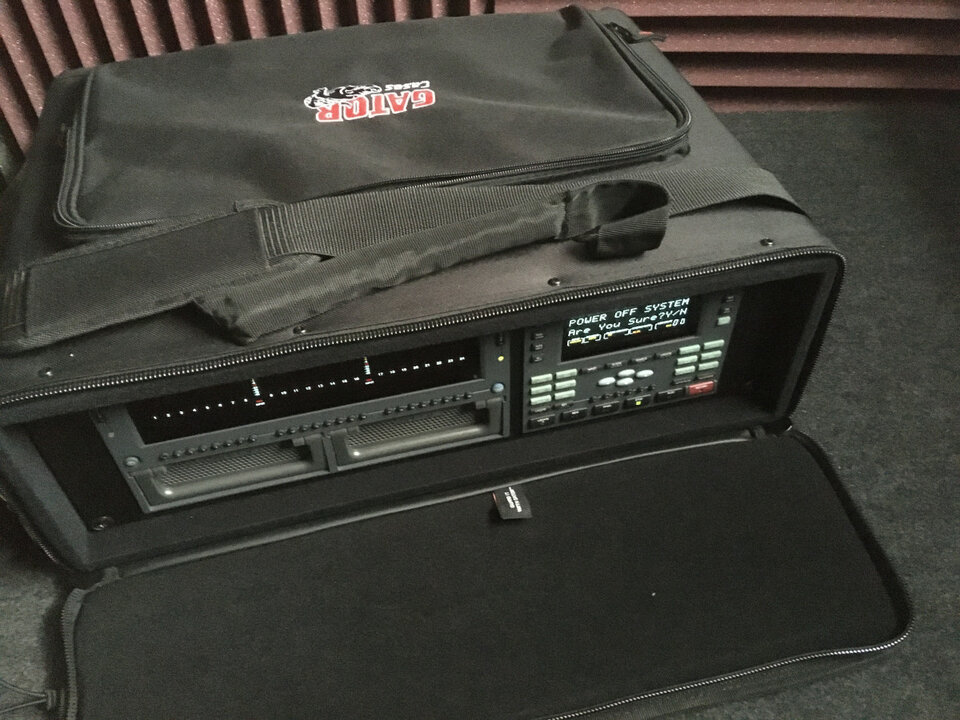 ALESIS HD24XR + Bolsa Rack 3U + Embalaje original.