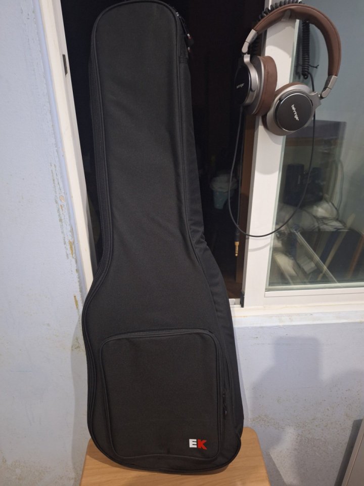 Guitarra Schecter Banshee 6 fr extreme