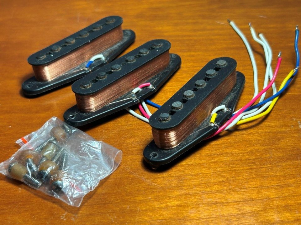 Juego pastillas Fender American Standard 1997 - Delta Tone de segunda mano · Foto 1 de 10 · Barcelona · 155 €