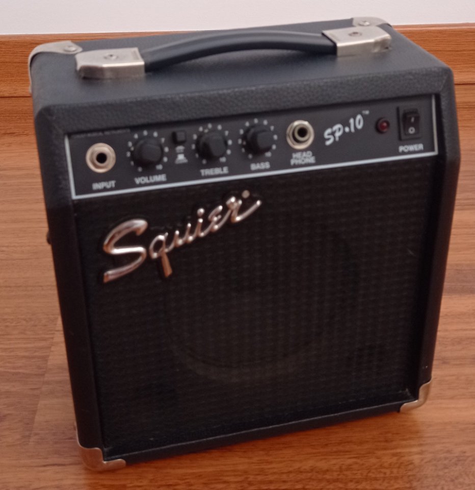 Amplificador guitarra eléctrica Squier de segunda mano · Foto 1 de 4 · Cuenca · 35 €