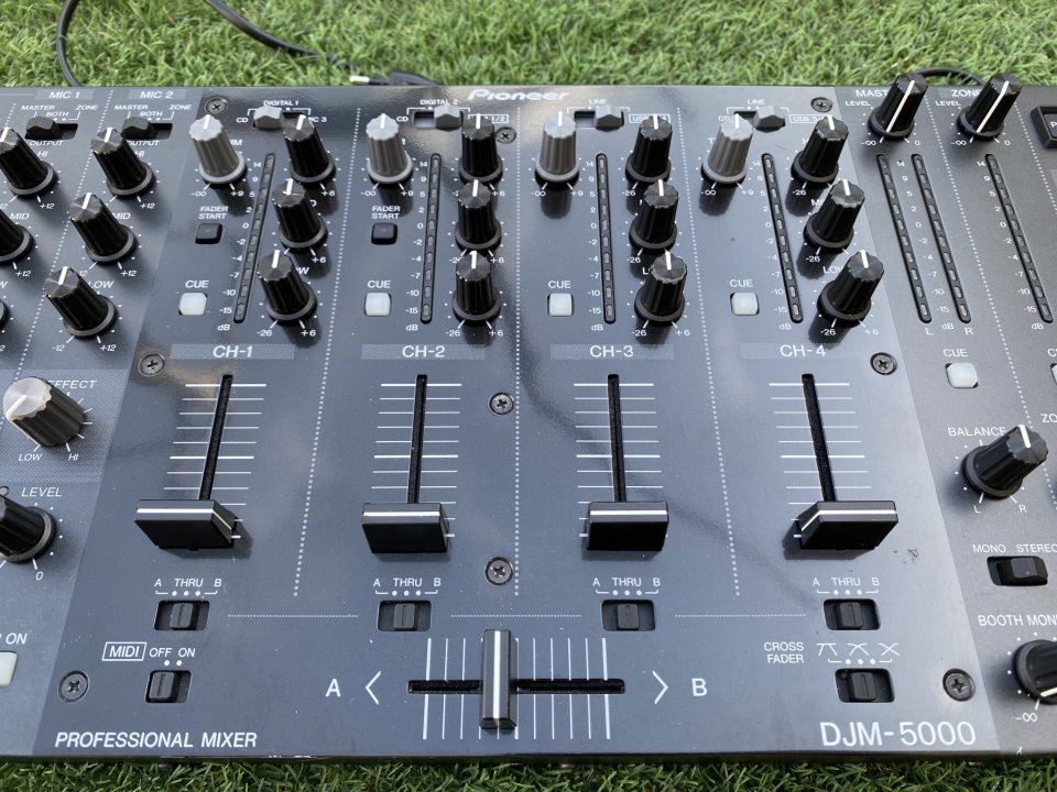 Pioneer DJM 5000 de segunda mano · Foto 5 de 9 · Ciudad Real · 495 €