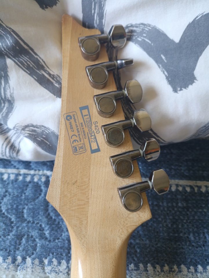 IBANEZ S420 BBS STANDARD de segunda mano · Foto 7 de 10 · Salamanca · 450 €