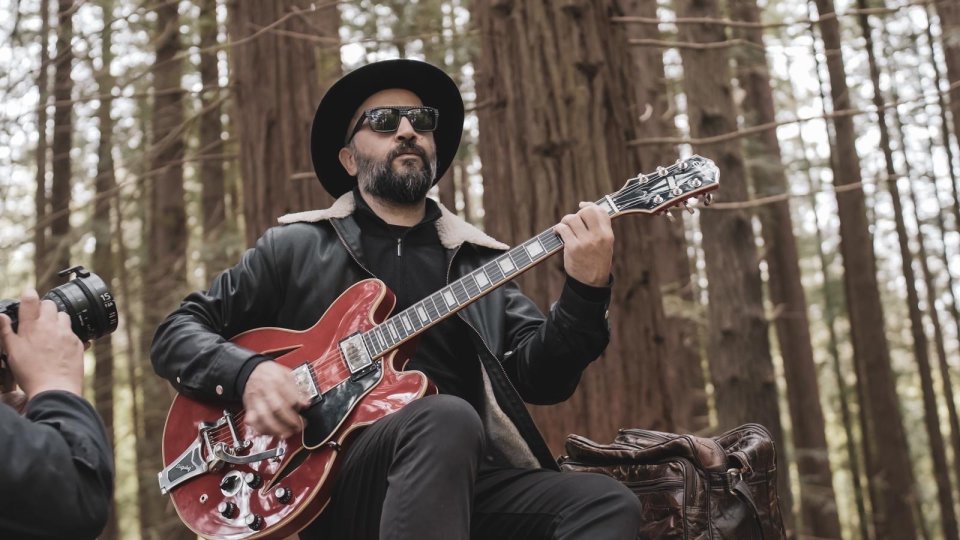 Epiphone Shinichi Ubukata ES-355 Custom Bigsby VER.02 Sixties Cherry de segunda mano · Foto 2 de 3 · Burgos · 1100 €