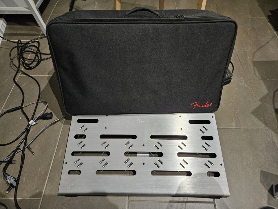 Pedalera Fender Pedal Board professional "M"