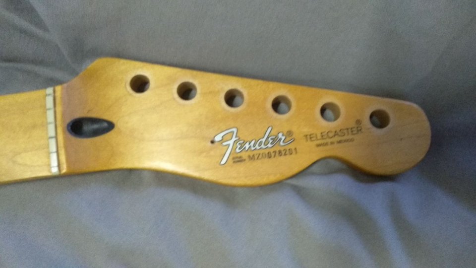 (o VENDO) Mástil FENDER TELEcaster x Mástil Stratocaster (palorrosa mejor)