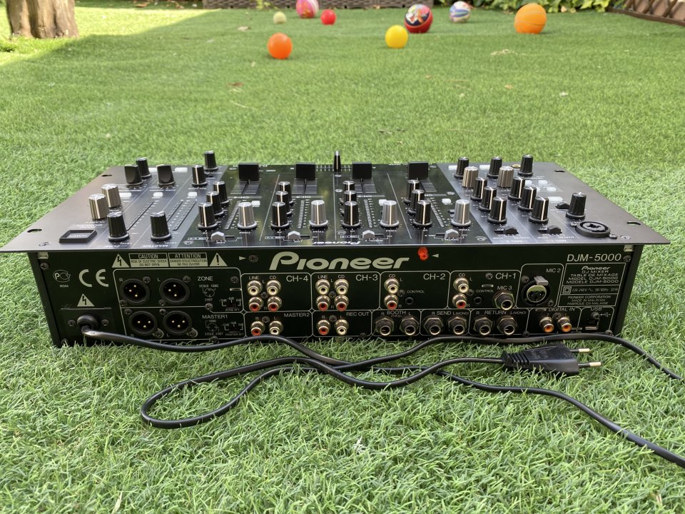 Pioneer DJM 5000 de segunda mano · Foto 9 de 9 · Ciudad Real · 495 €