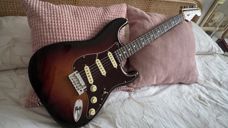 Fender Stratocaster American Professional II 3TBS de segunda mano · Foto 3 de 7 · Madrid · 1450 €