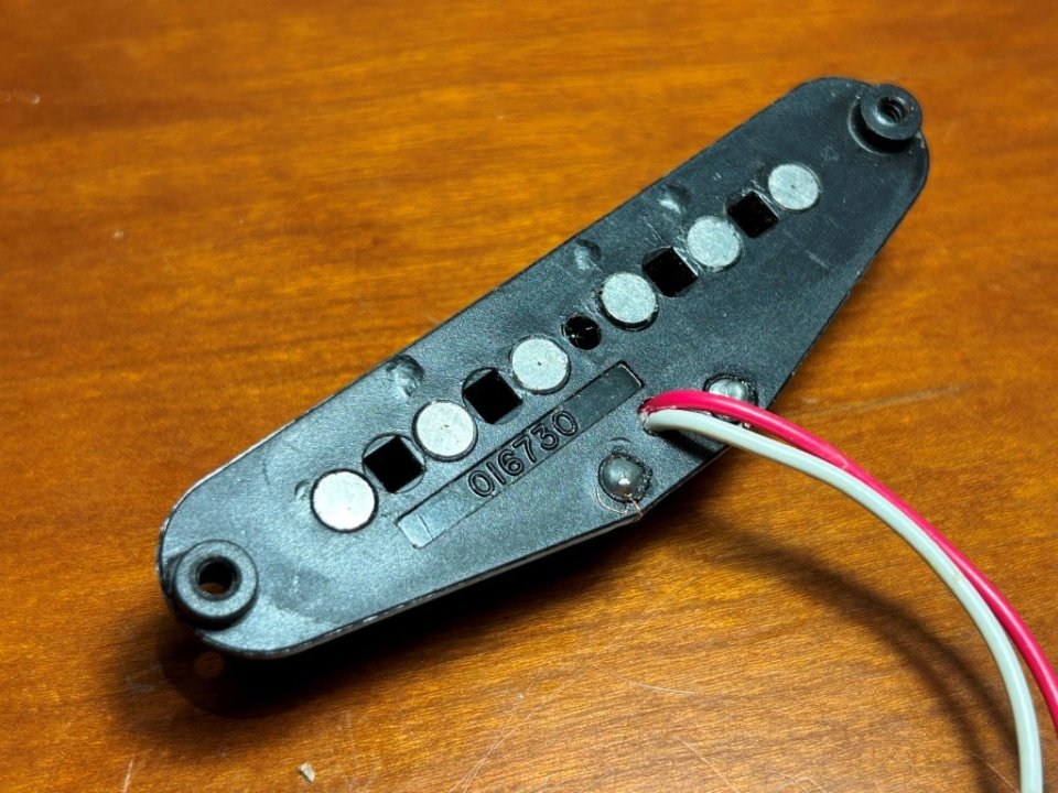 Juego pastillas Fender American Standard 1997 - Delta Tone de segunda mano · Foto 6 de 10 · Barcelona · 155 €