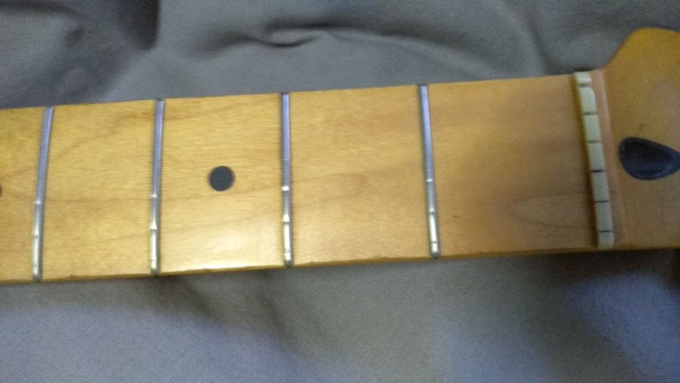 (o VENDO) Mástil FENDER TELEcaster x Mástil Stratocaster (palorrosa mejor)