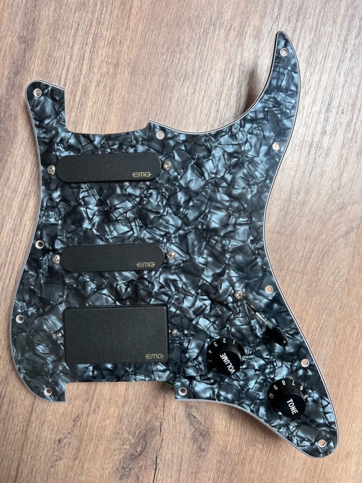 Golpeador Stratocaster EMG Steve Lukather