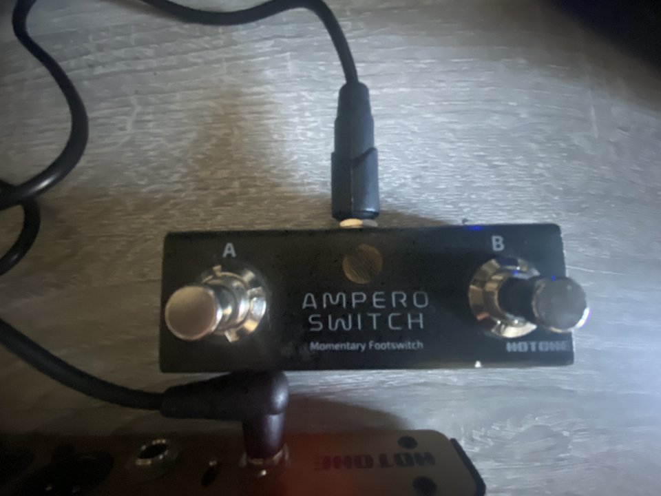 Hotone Ampero+bolsa de transporte+footwich de segunda mano · Foto 2 de 3 · Badajoz · 185 €