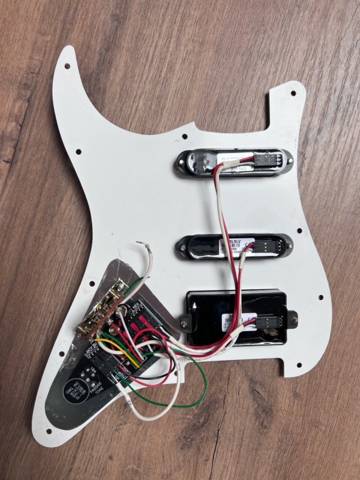 Golpeador Stratocaster EMG Steve Lukather