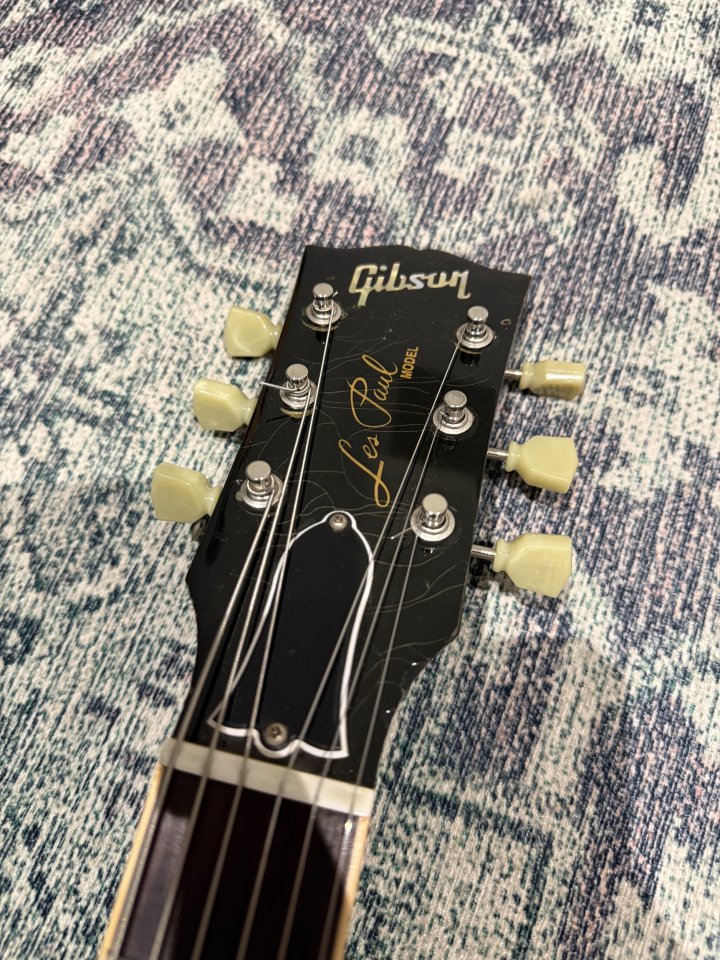 Cambio Gibson Les Paul Traditional Plus 2010 Honey Burst (Relic y Mejorada) de segunda mano · Foto 3 de 10 · Girona · 2150 €