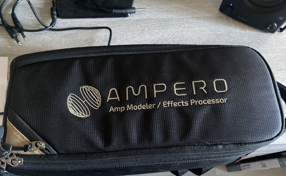 Hotone Ampero+bolsa de transporte+footwich de segunda mano · Foto 3 de 3 · Badajoz · 185 €
