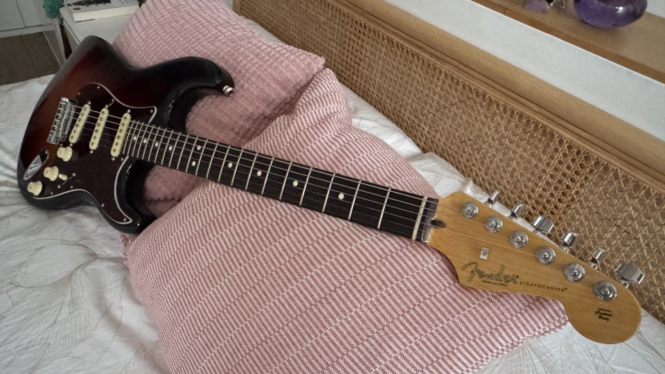 Fender Stratocaster American Professional II 3TBS de segunda mano · Foto 6 de 7 · Madrid · 1450 €