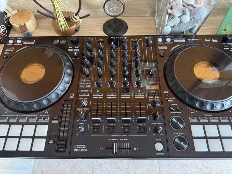 Pioneer DDJ-1000 4-Canales Rekordbox DJ Controller
