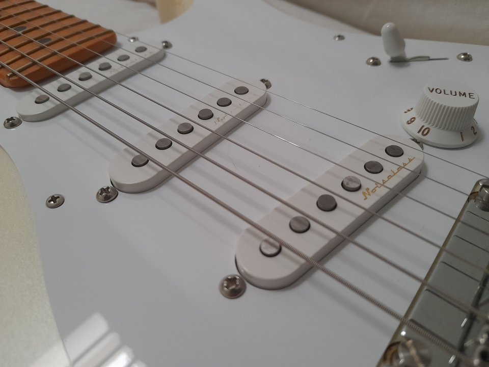 Busco Pastillas Lace Sensor Gold x Noiseless