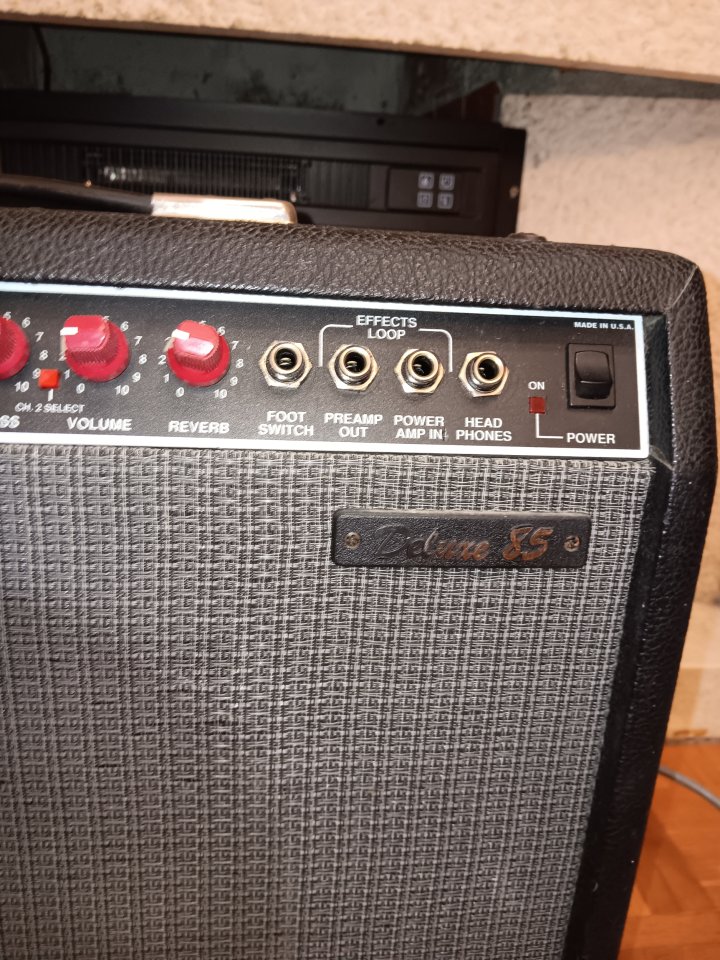 Fender Deluxe 85 EEUU