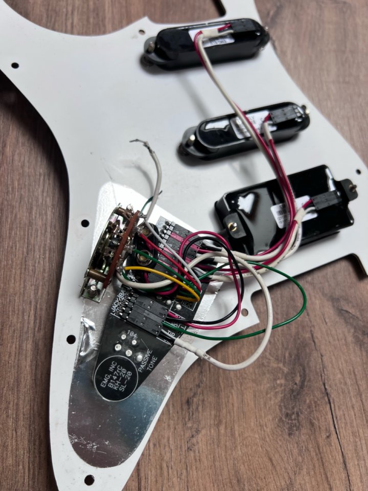 Golpeador Stratocaster EMG Steve Lukather