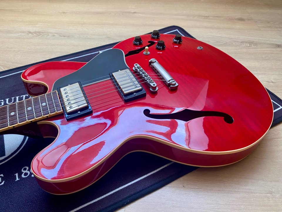 Gibson Memphis ES-335 Dot 2007 Gloss Figured Cherry de segunda mano · Foto 4 de 10 · Pontevedra · 2850 €